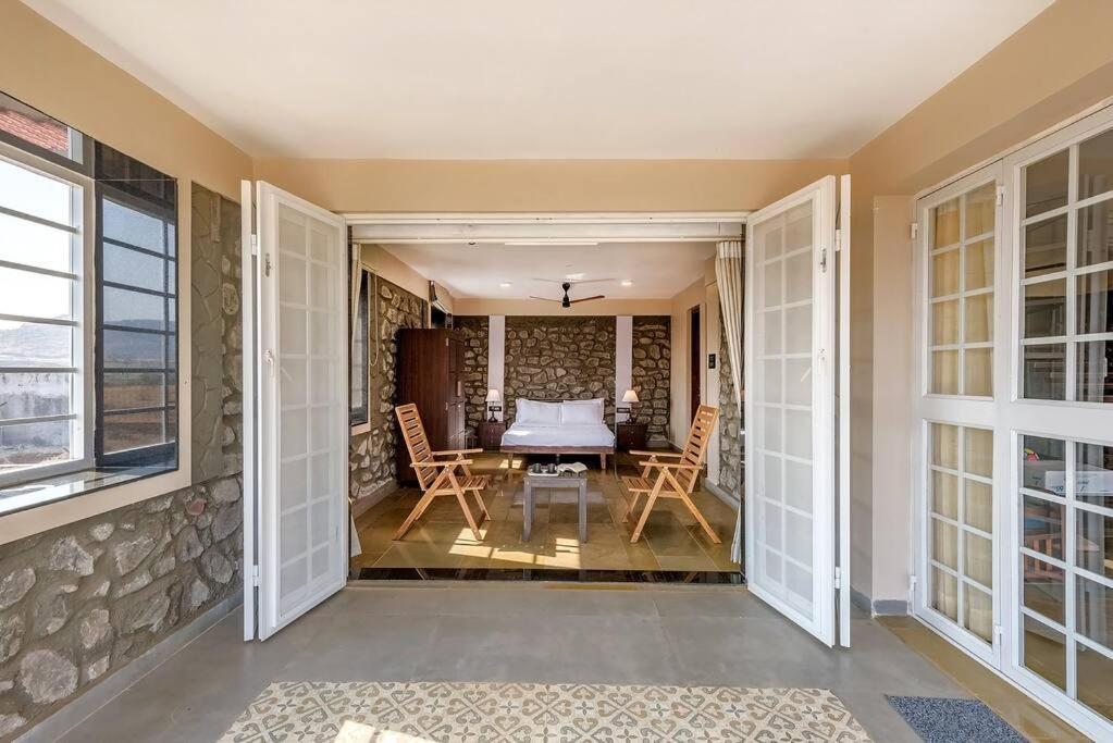 Stone Mansion By Phoenix Stays Igatpuri Exterior foto