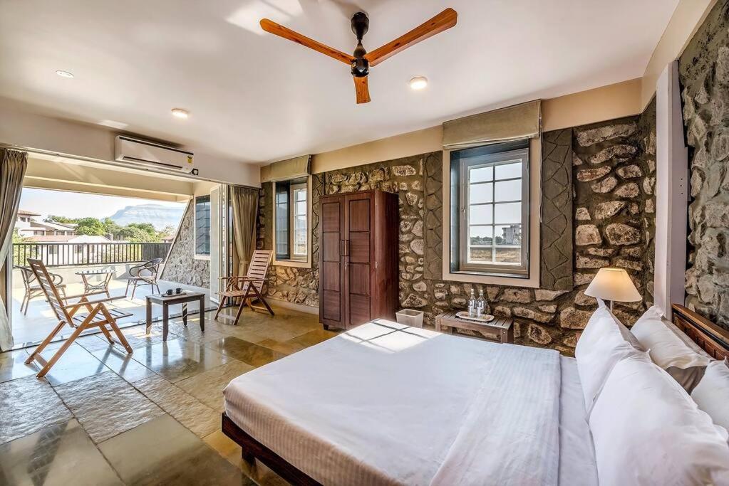 Stone Mansion By Phoenix Stays Igatpuri Exterior foto